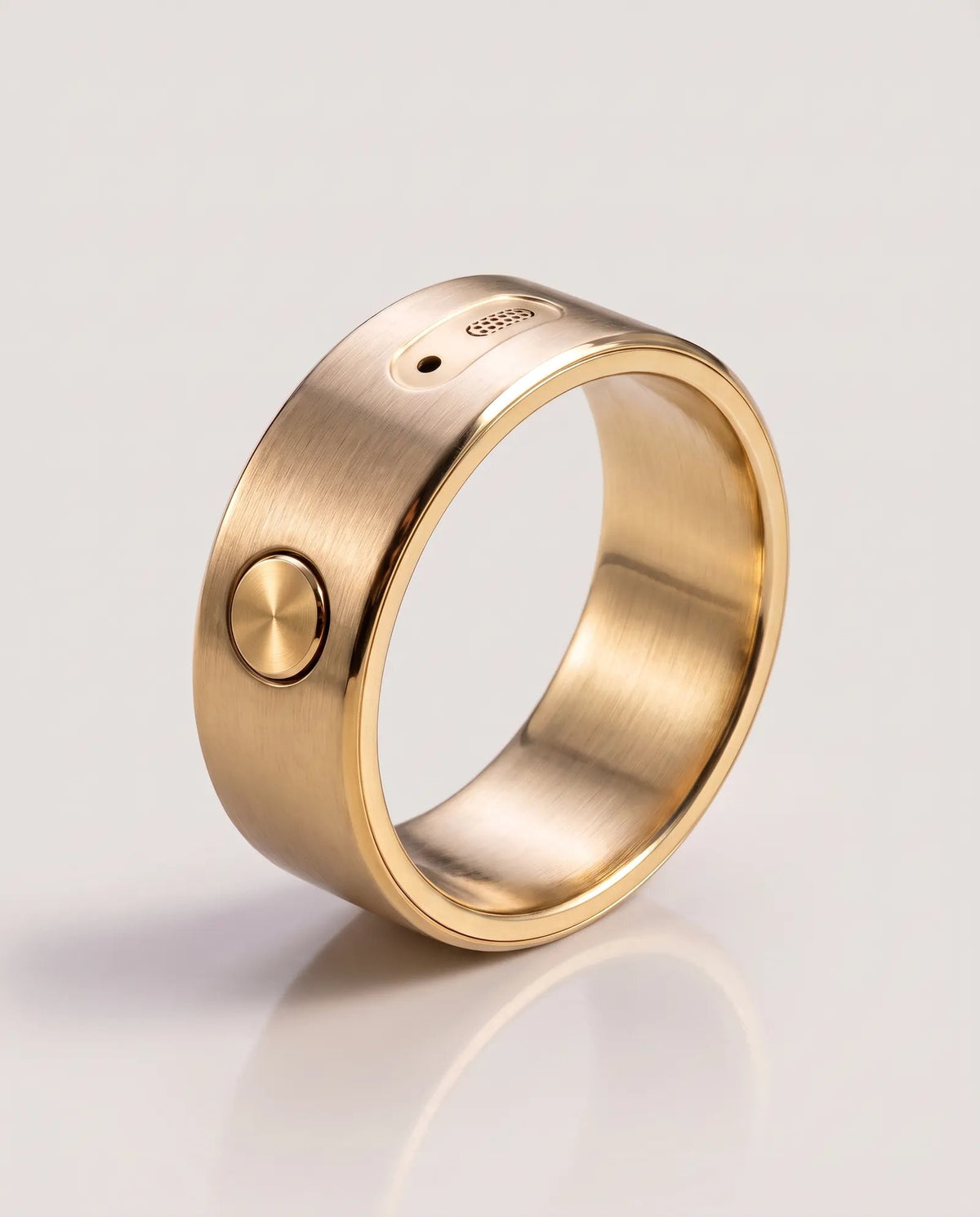 Revaudo AI Ring in gold