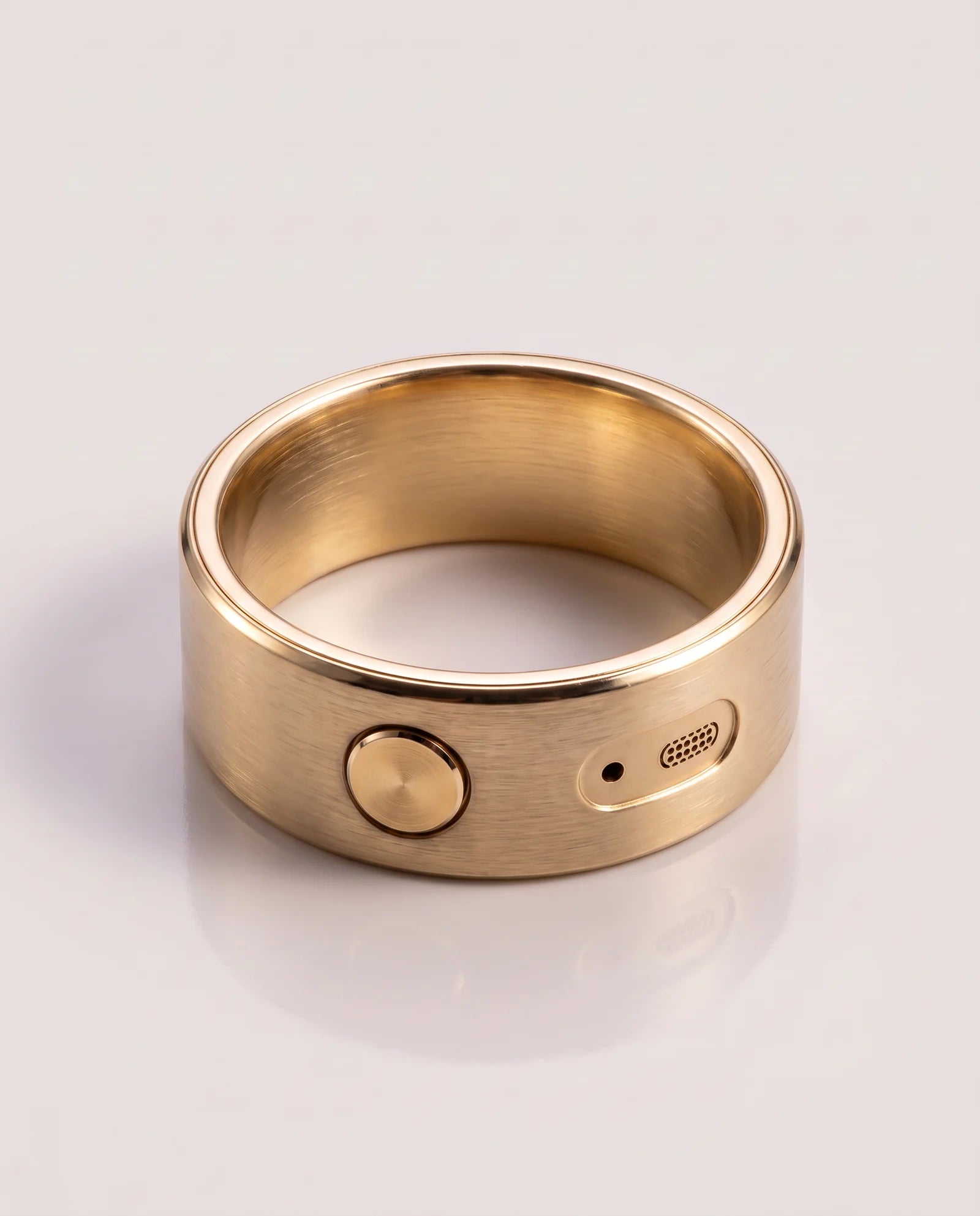 Revaudo AI Ring in gold